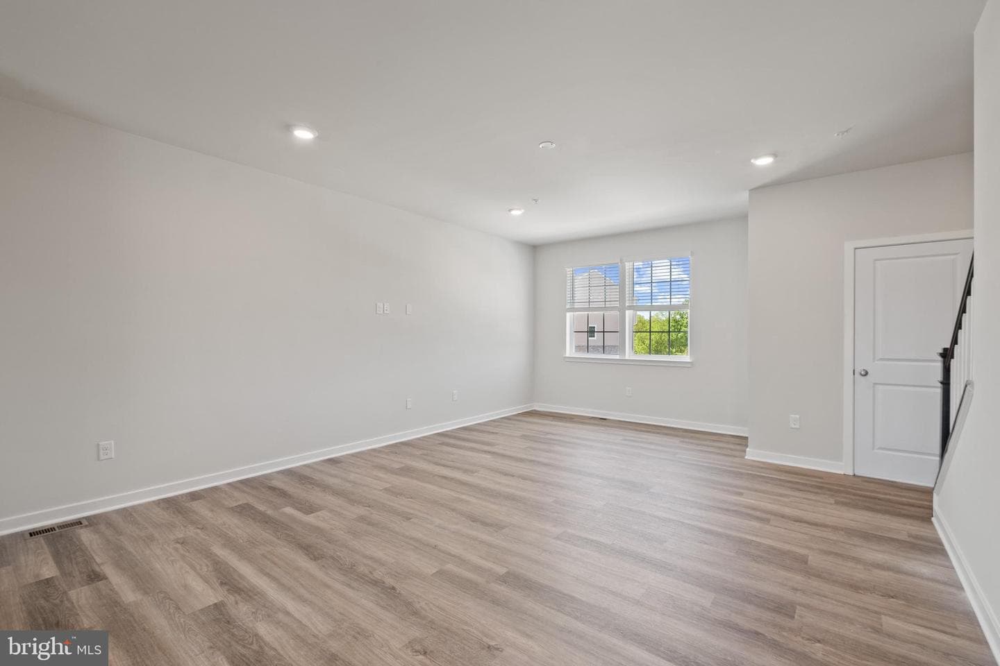 5019 Silver Oak Drive photo 12