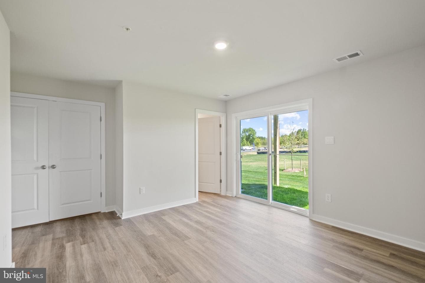 5019 Silver Oak Drive photo 7