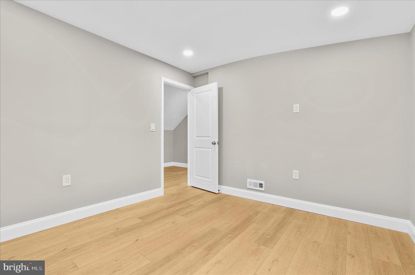 1207 Lorraine Avenue photo 11