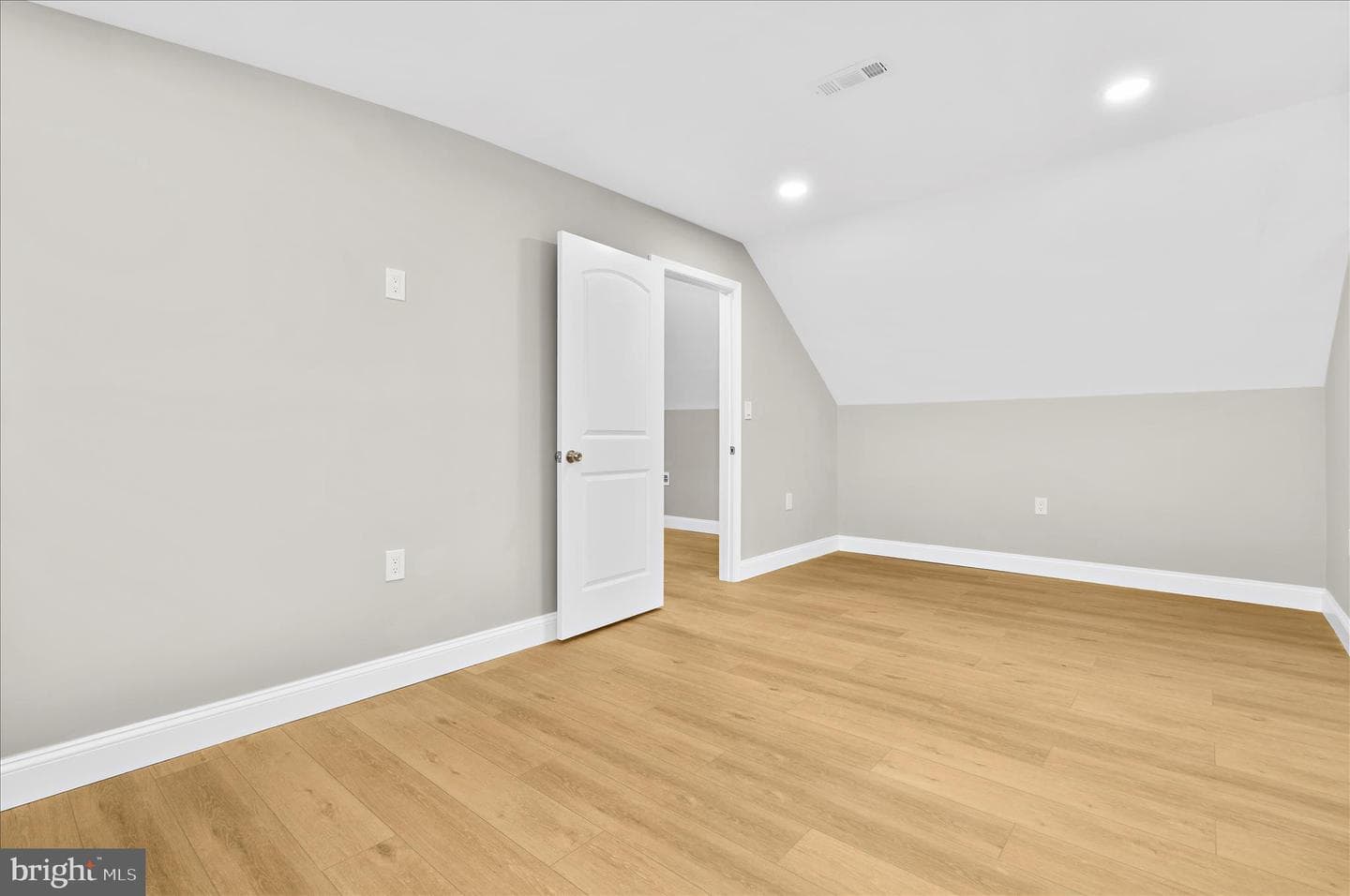 1207 Lorraine Avenue photo 16