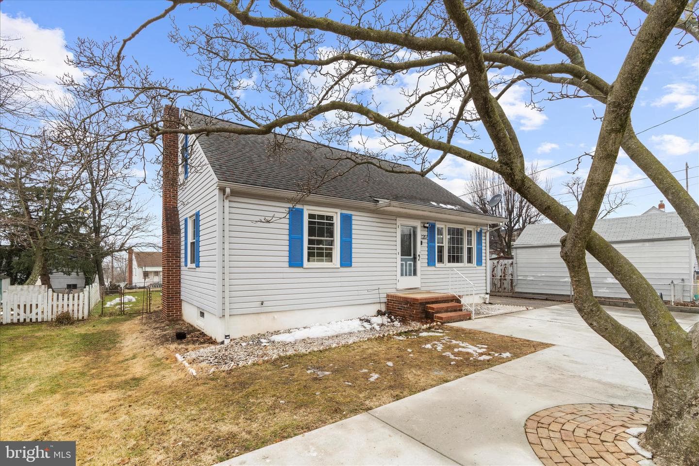 1207 Lorraine Avenue photo 3