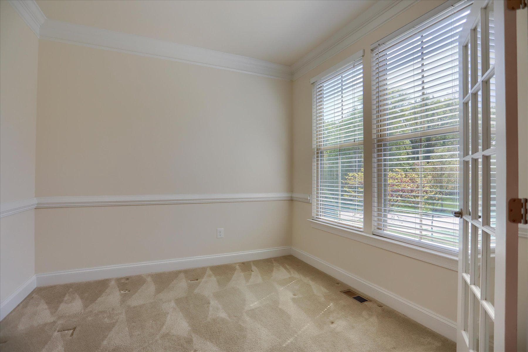 6910 Summit Cir photo 13
