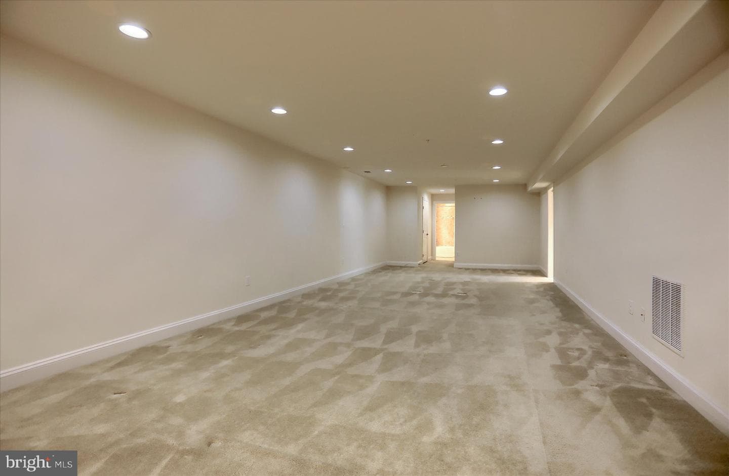 6910 Summit Cir photo 43