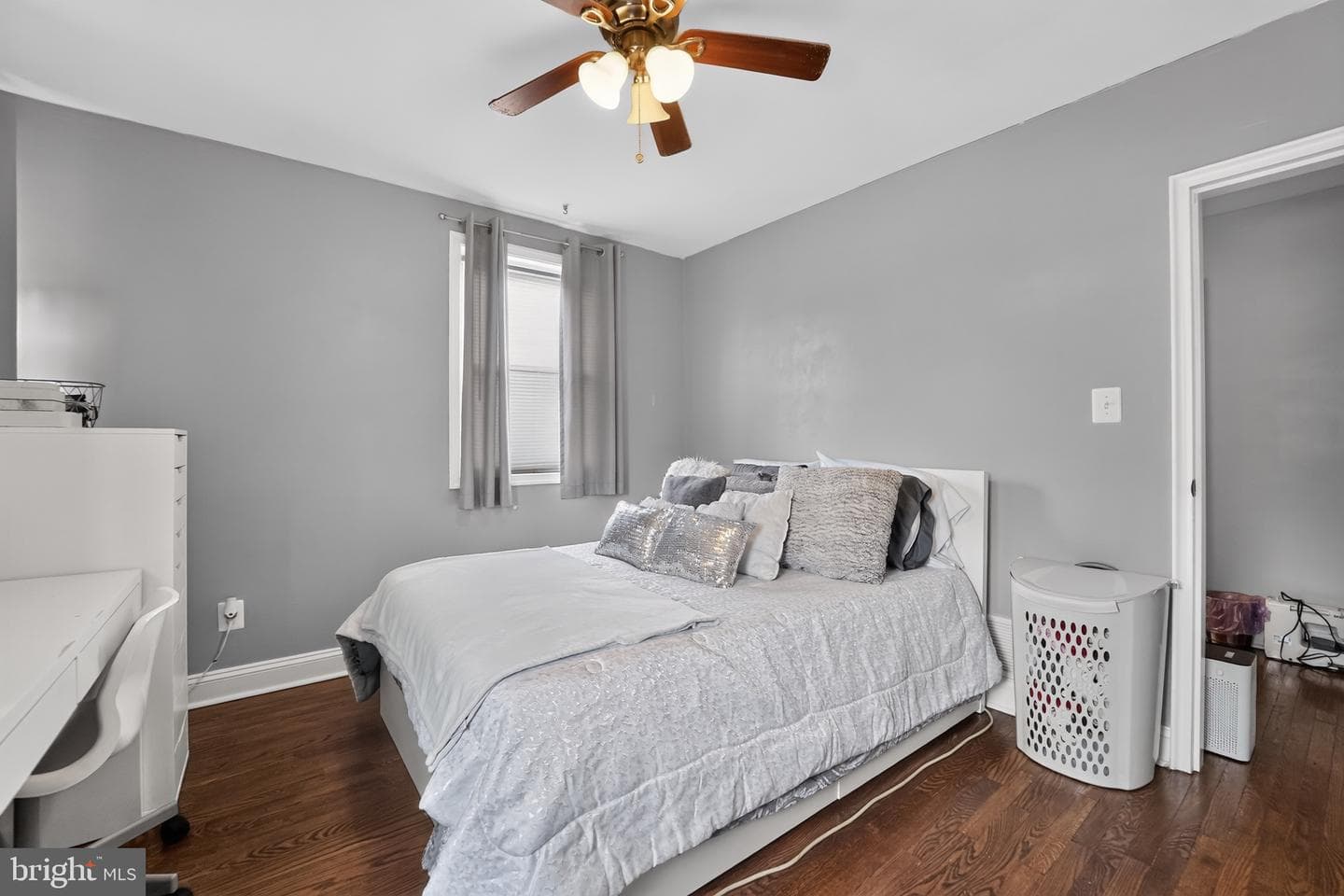 5438 Masefield Road photo 10