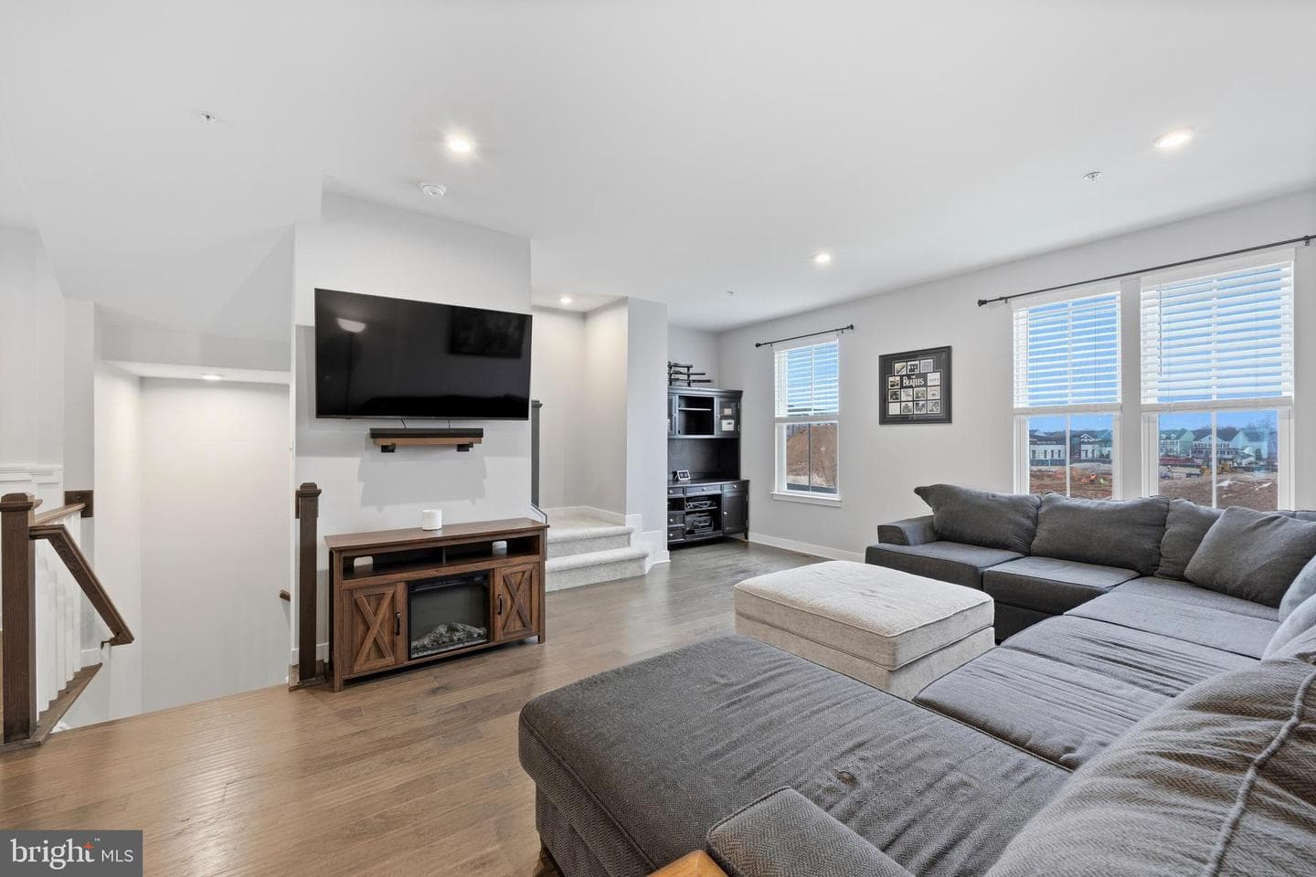 6312 Osterley Street photo 21