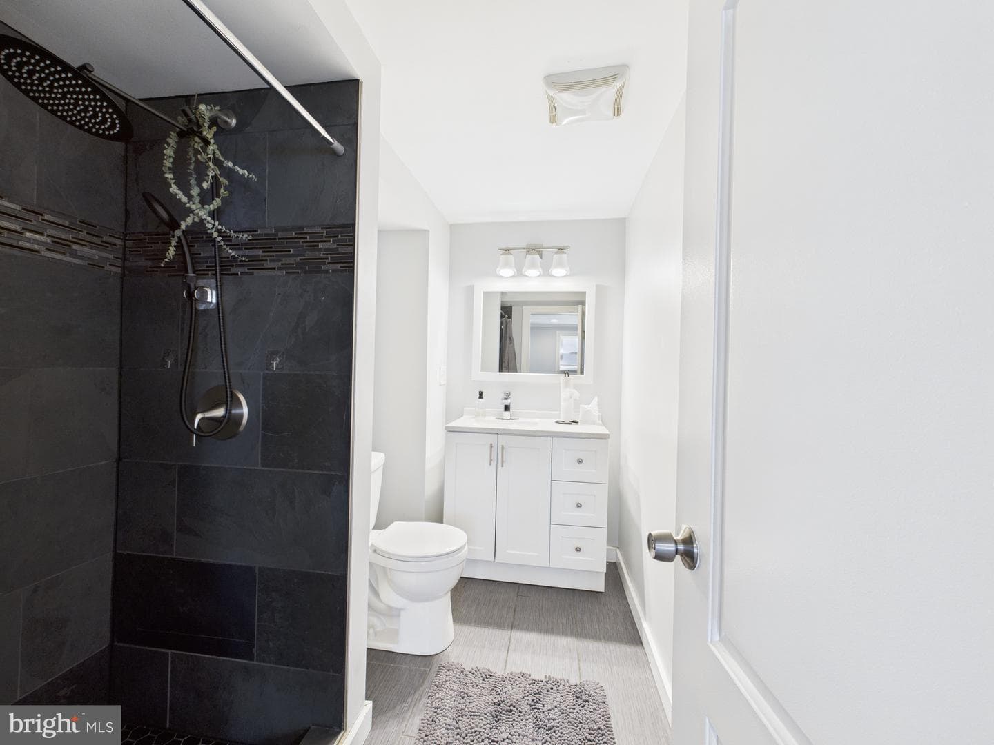 319 Sassafras Road photo 33