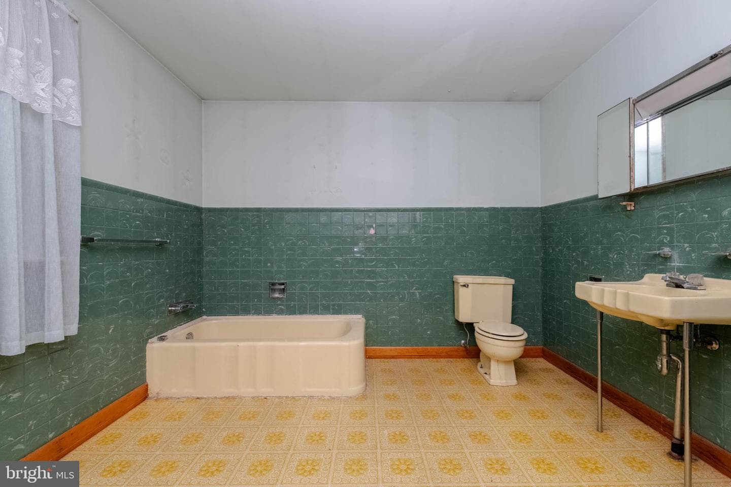 12709 Eastern Avenue photo 28