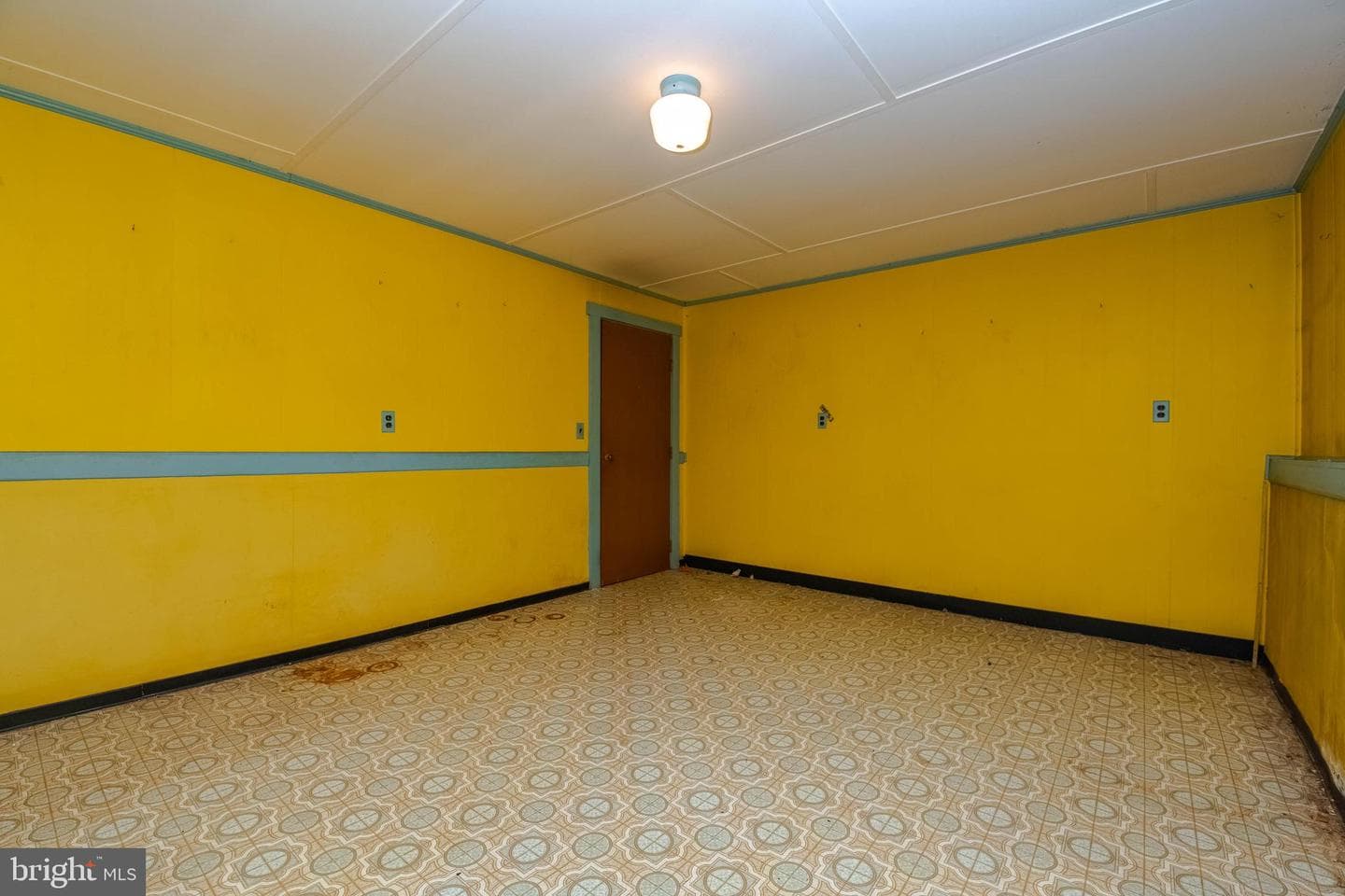 12709 Eastern Avenue photo 37