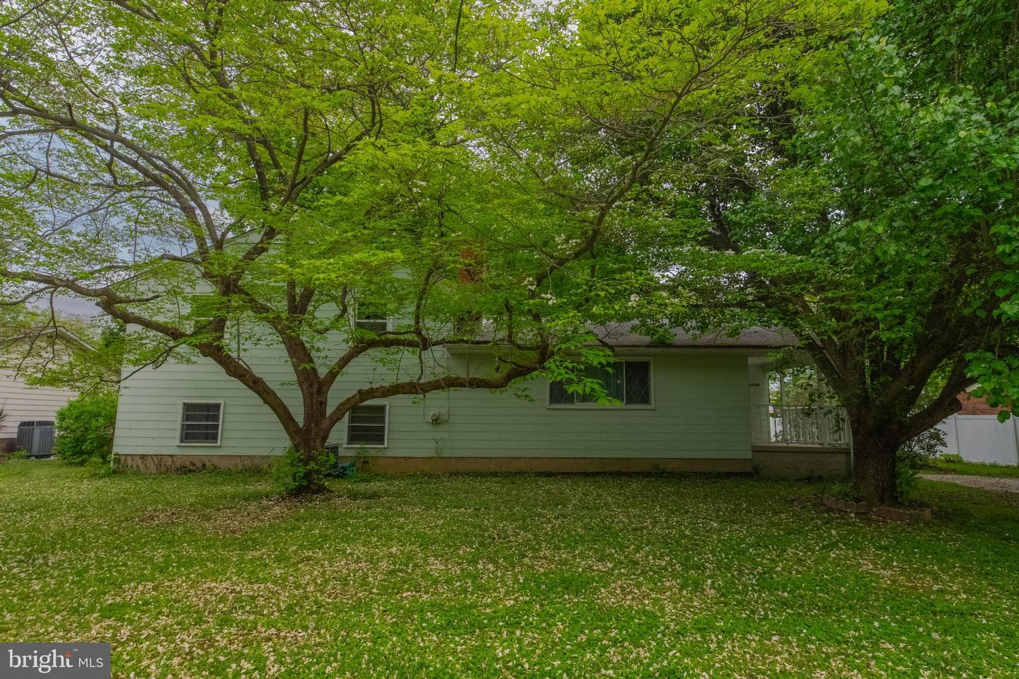 12709 Eastern Avenue photo 48