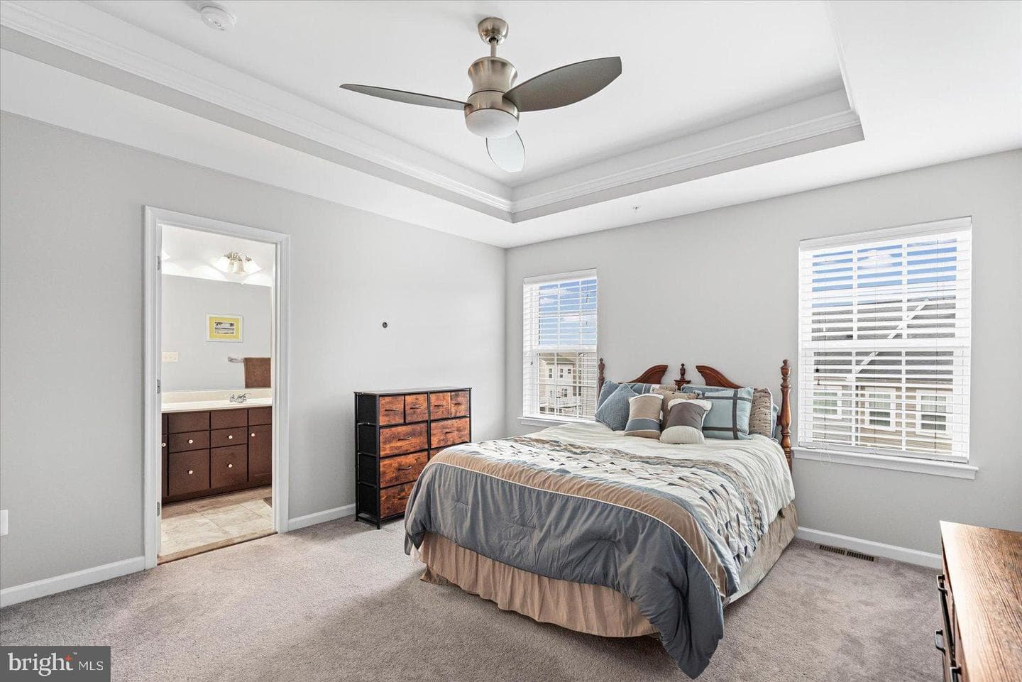 9442 Adelaide photo 21