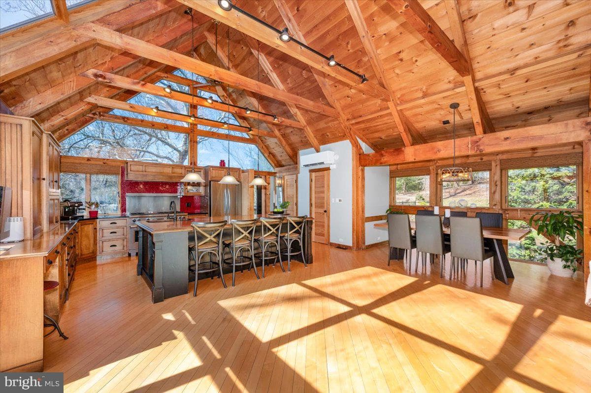 213 Sherwood Road photo 12
