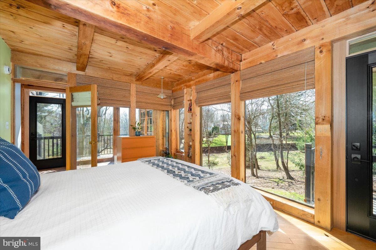 213 Sherwood Road photo 38