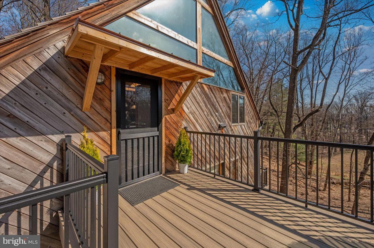 213 Sherwood Road photo 4