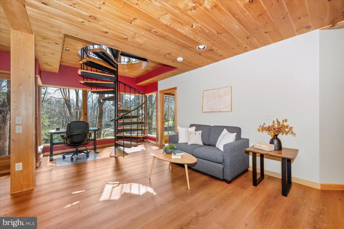 213 Sherwood Road photo 41