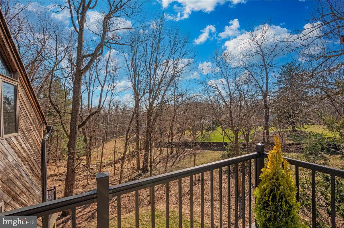 213 Sherwood Road photo 56