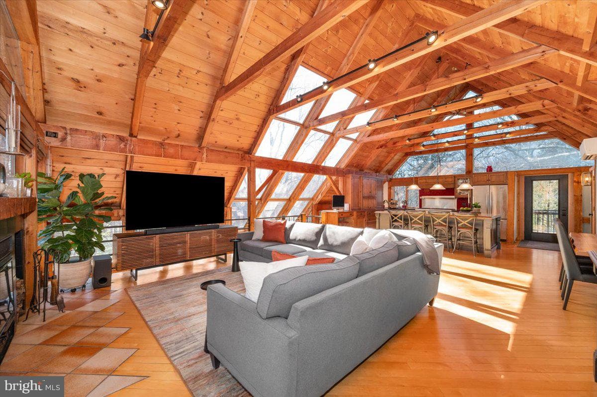 213 Sherwood Road photo 6