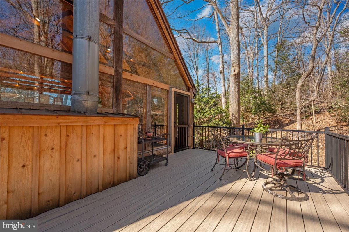 213 Sherwood Road photo 8
