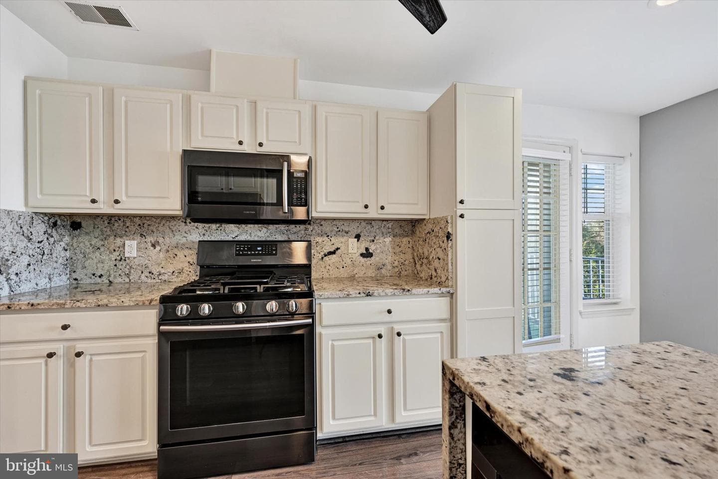 4500 Chaucer Way #403 photo 23