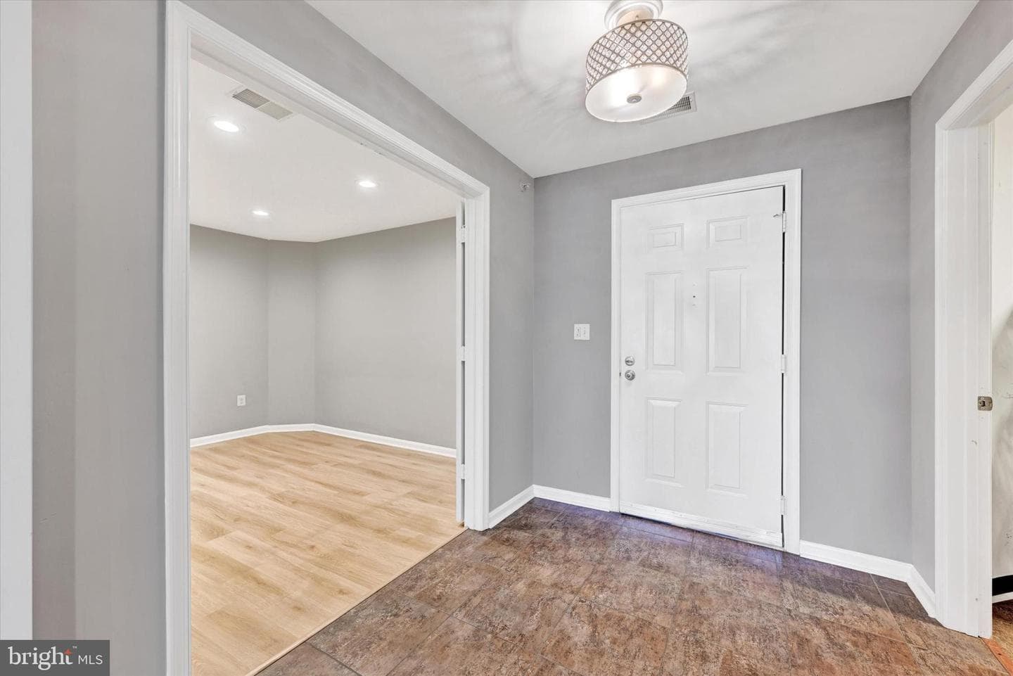 4500 Chaucer Way #403 photo 3