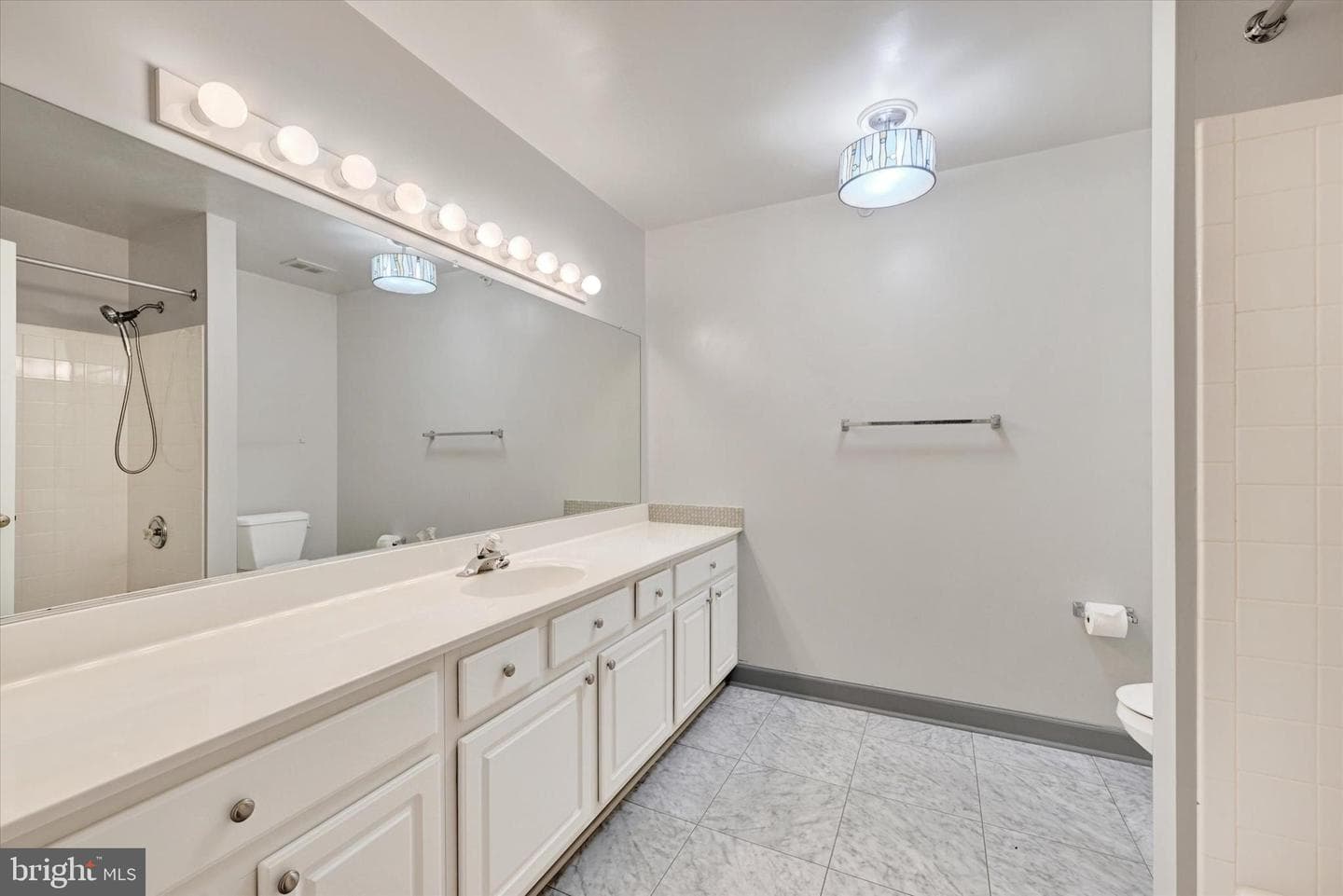 4500 Chaucer Way #403 photo 9