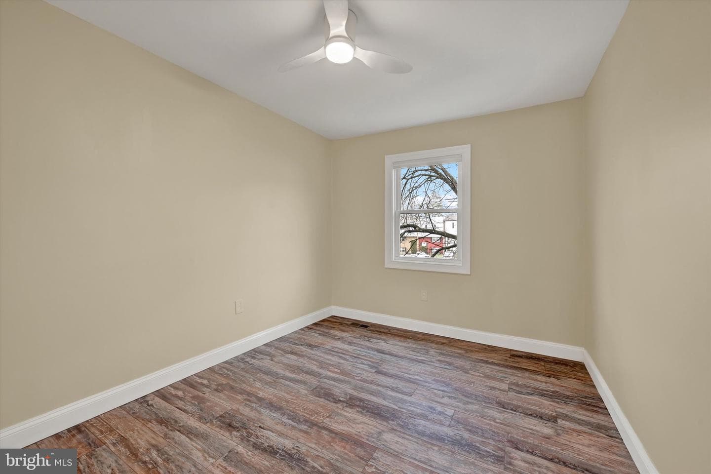 10 Sharrow Court photo 4