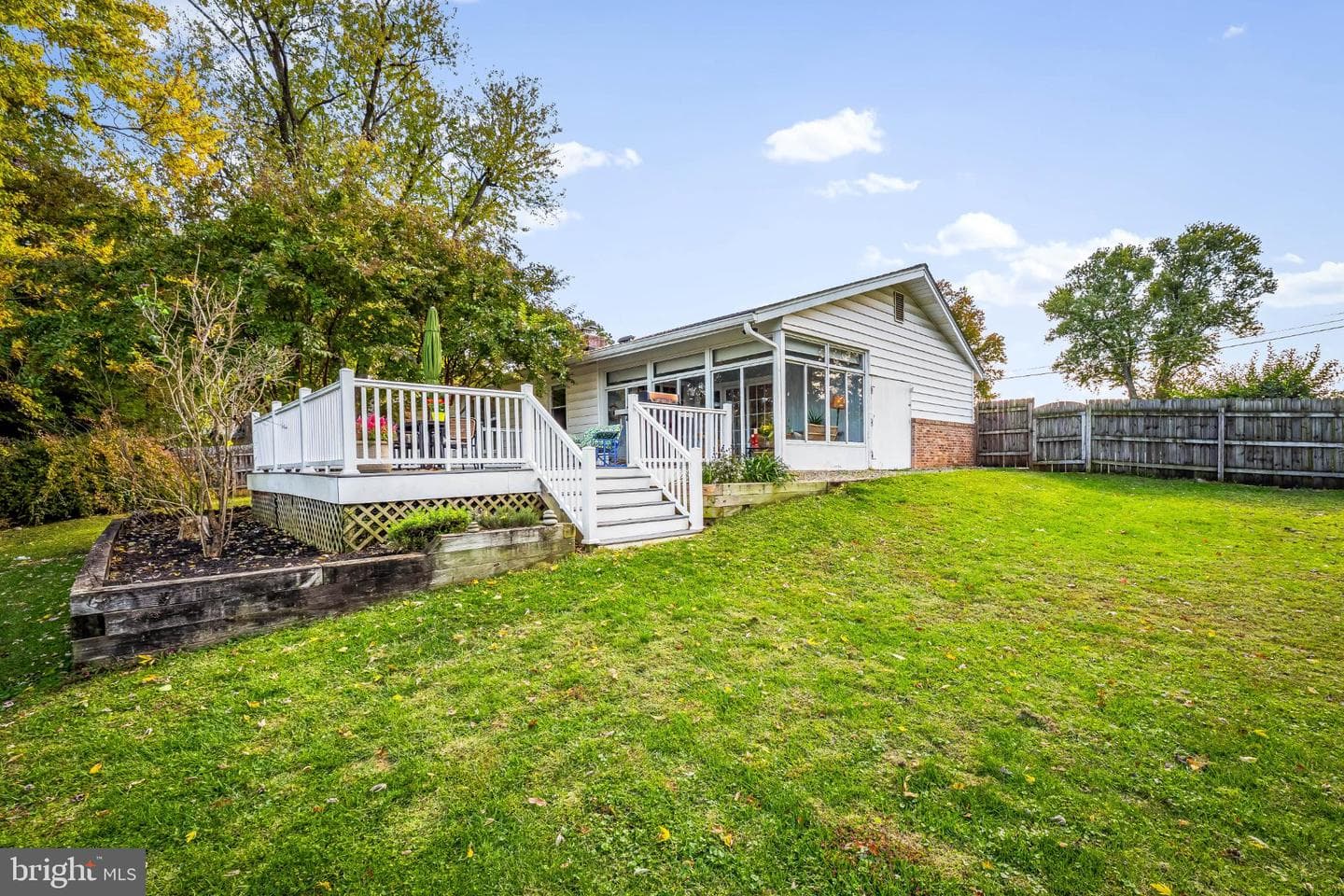 106 Gibbons Boulevard photo 35