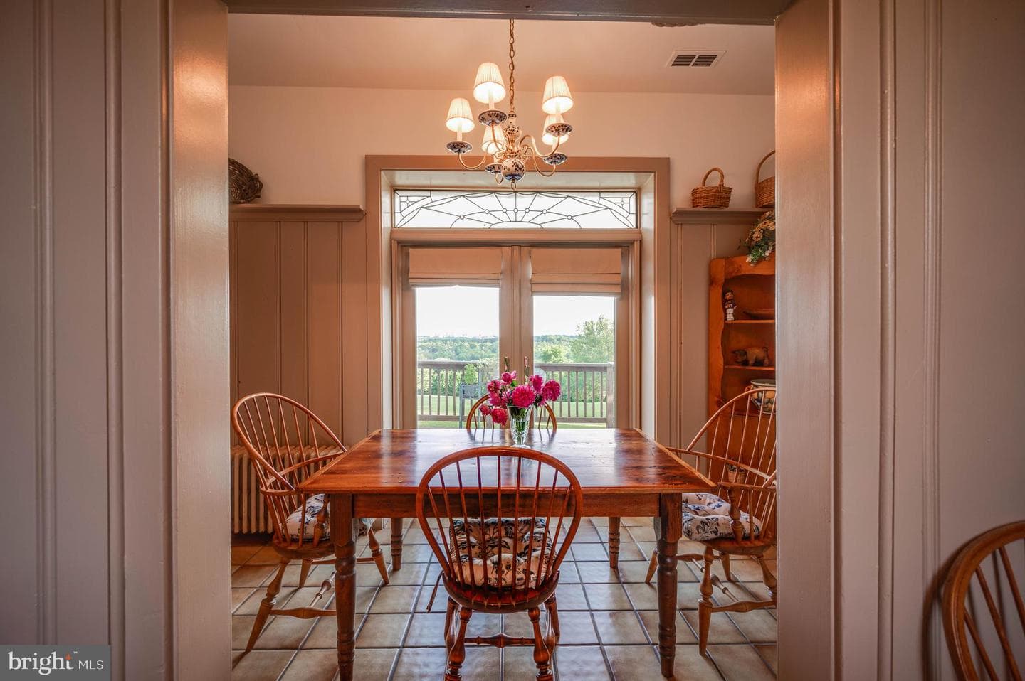 2207 Eastlake Road photo 13