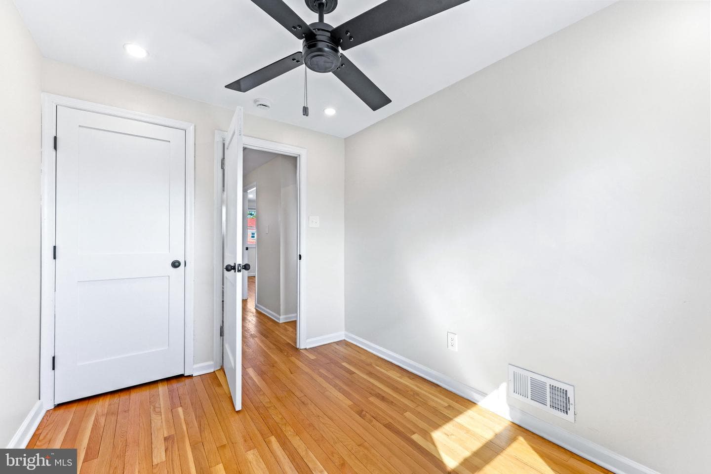 1003 Foxridge Lane photo 19