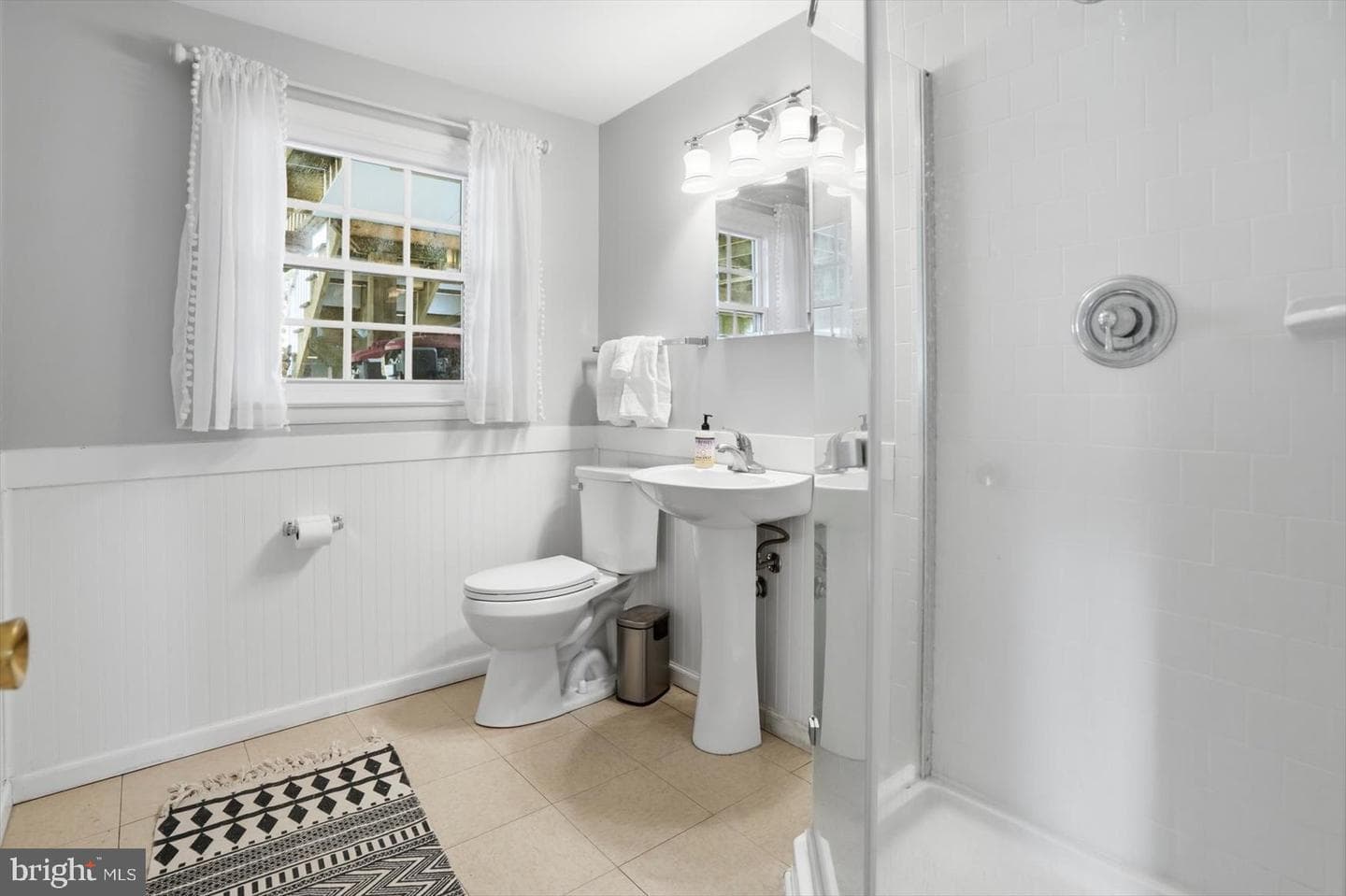8610 Valleyfield Road photo 21