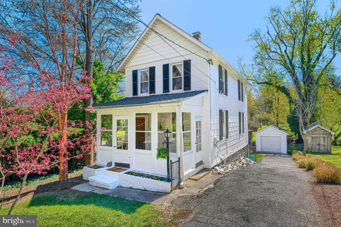 1723 W Joppa Road photo 2
