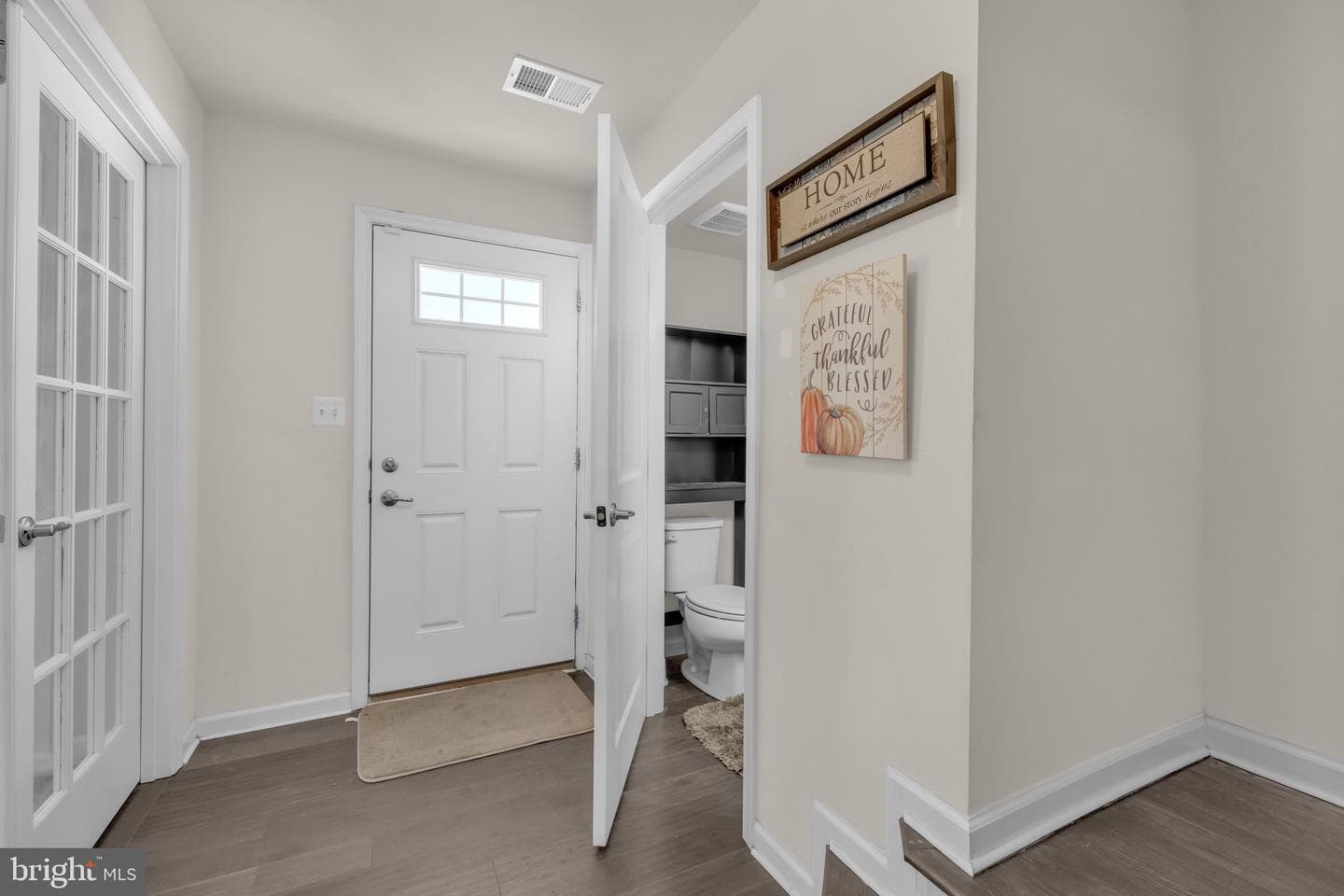 9424 Adelaide Lane photo 6