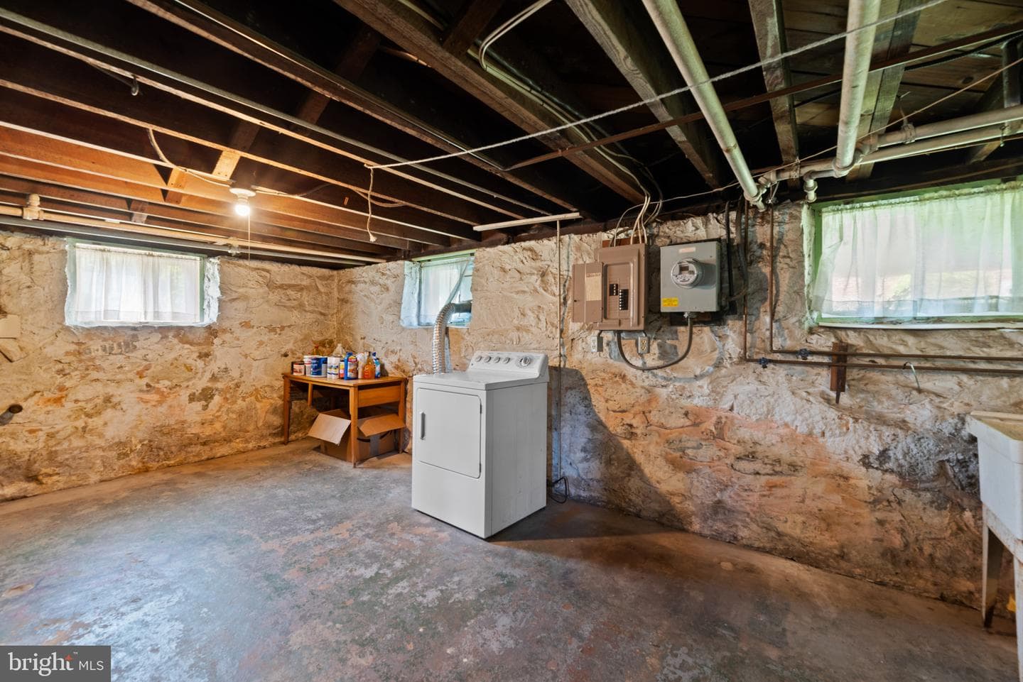 115 Hilton Avenue photo 28