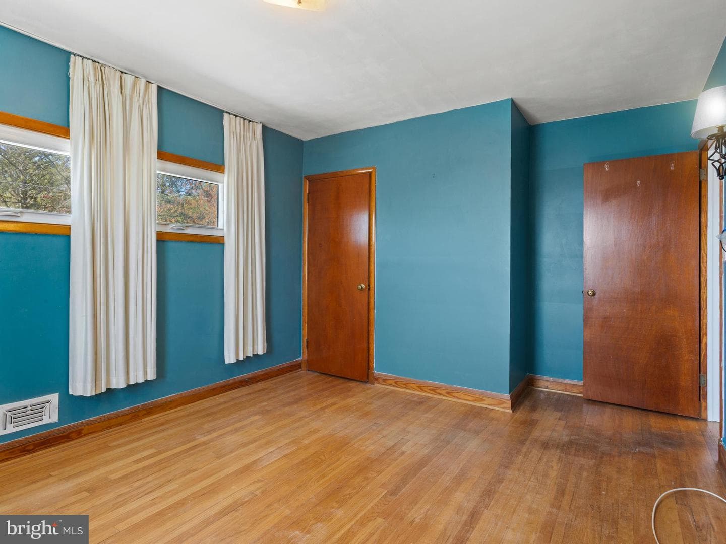 2825 Erie Avenue photo 14