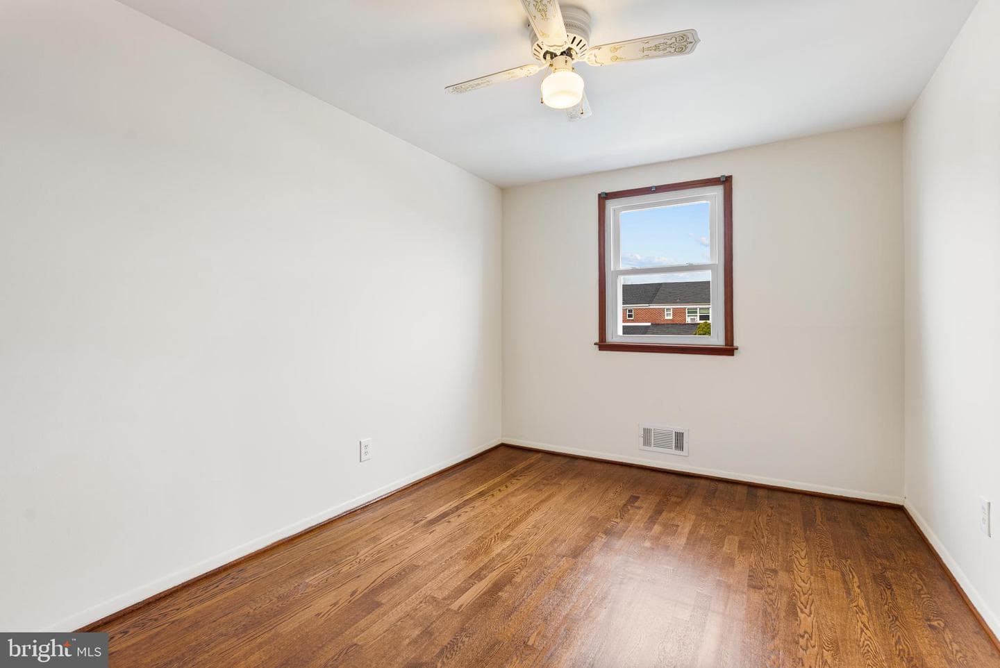 1041 Foxwood Lane photo 29
