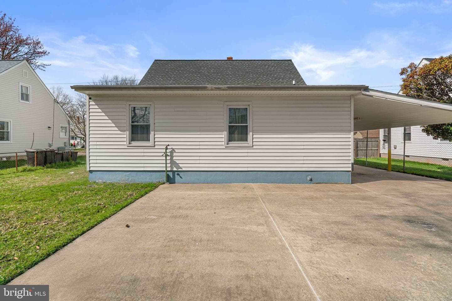 945 Kinwat Avenue photo 25