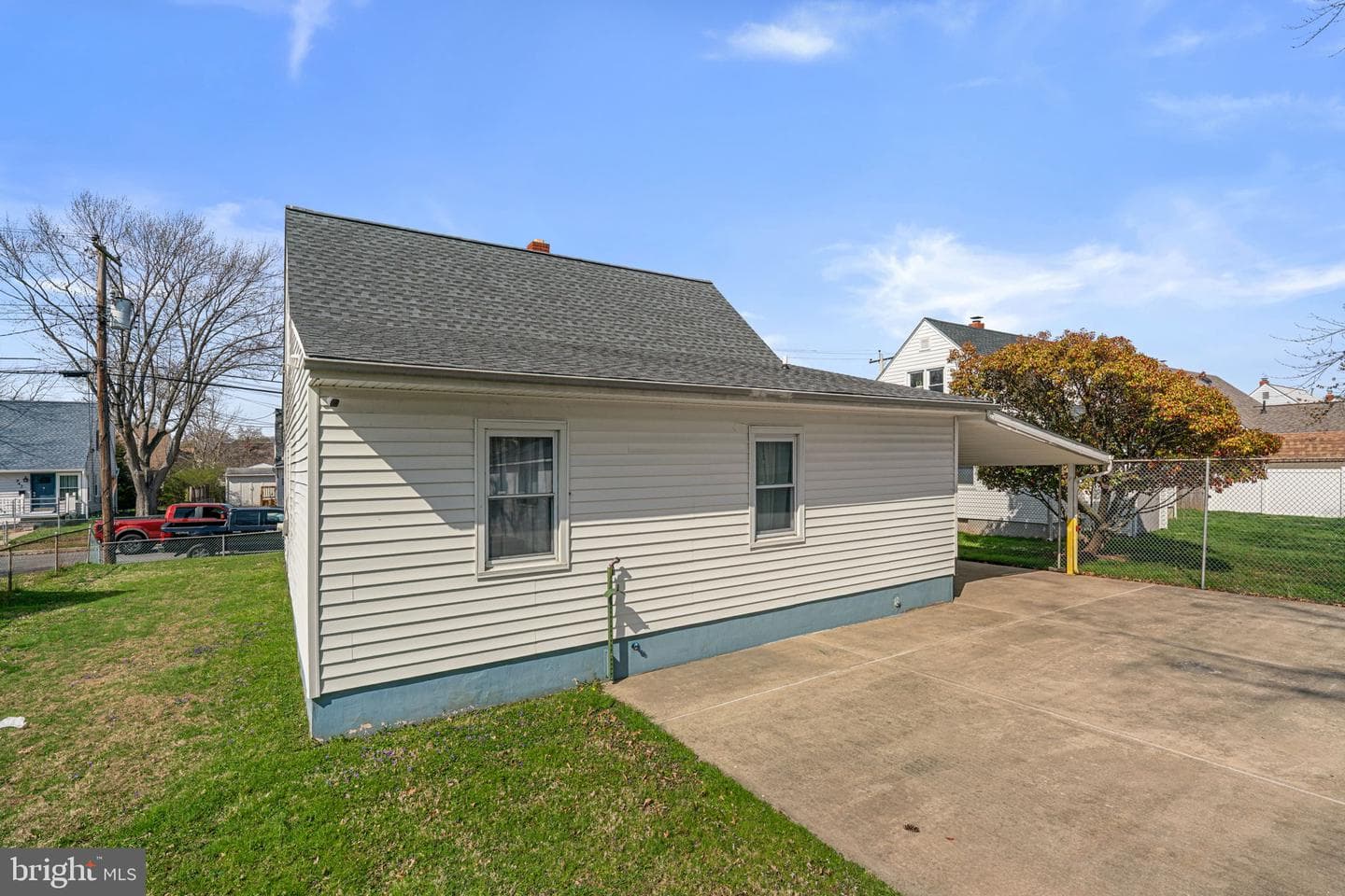 945 Kinwat Avenue photo 26
