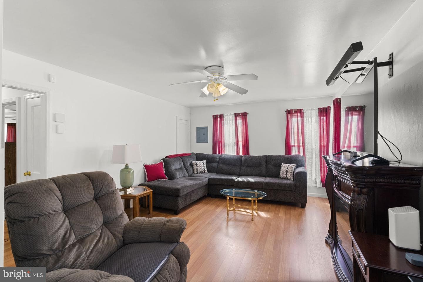 945 Kinwat Avenue photo 8