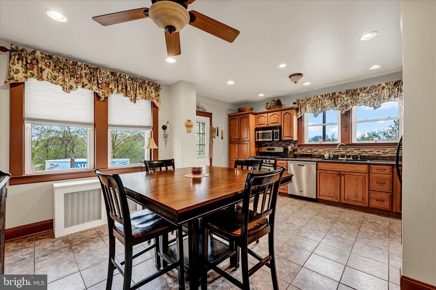 4630 Magnolia Avenue photo 8