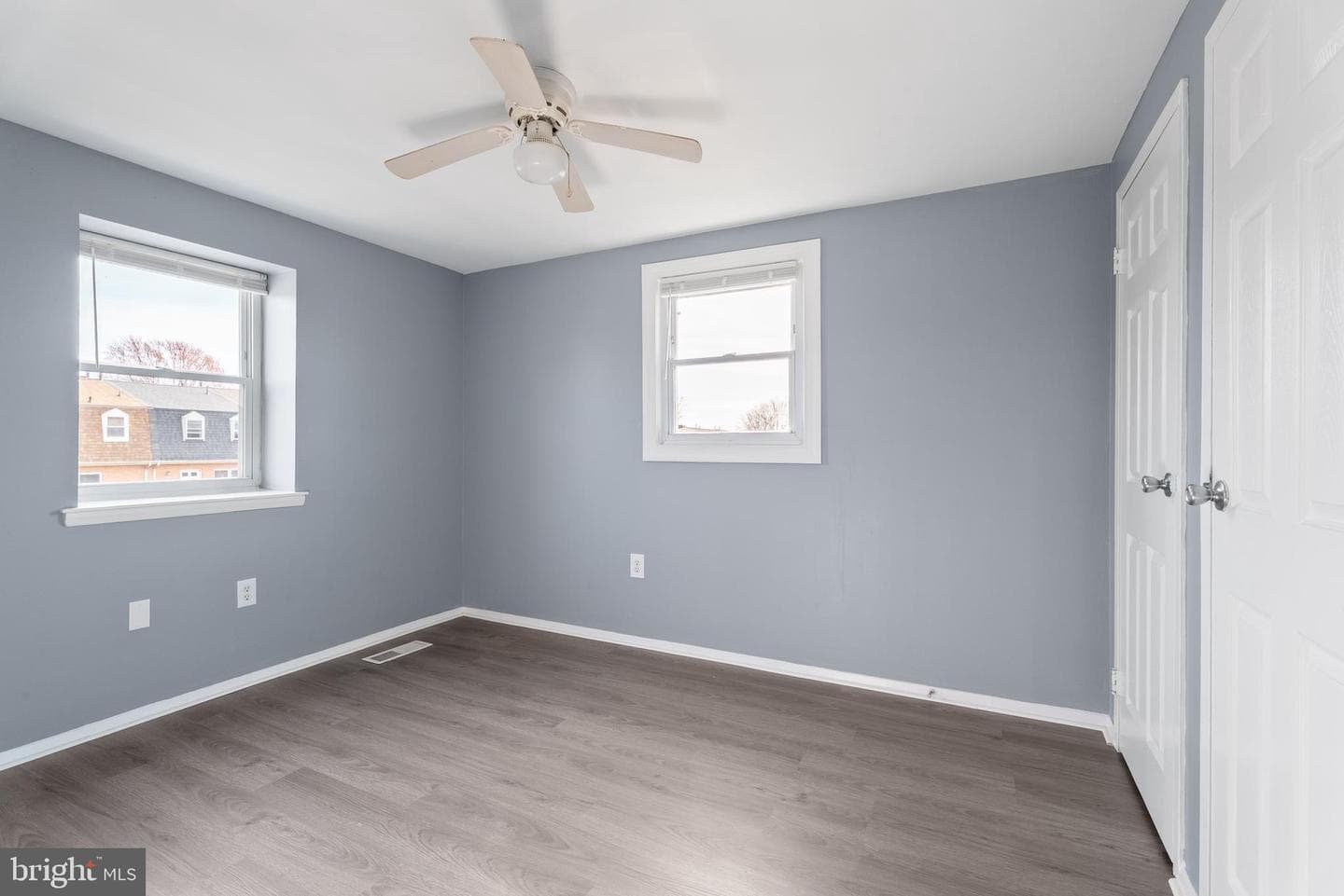 710 Kingston Road photo 14