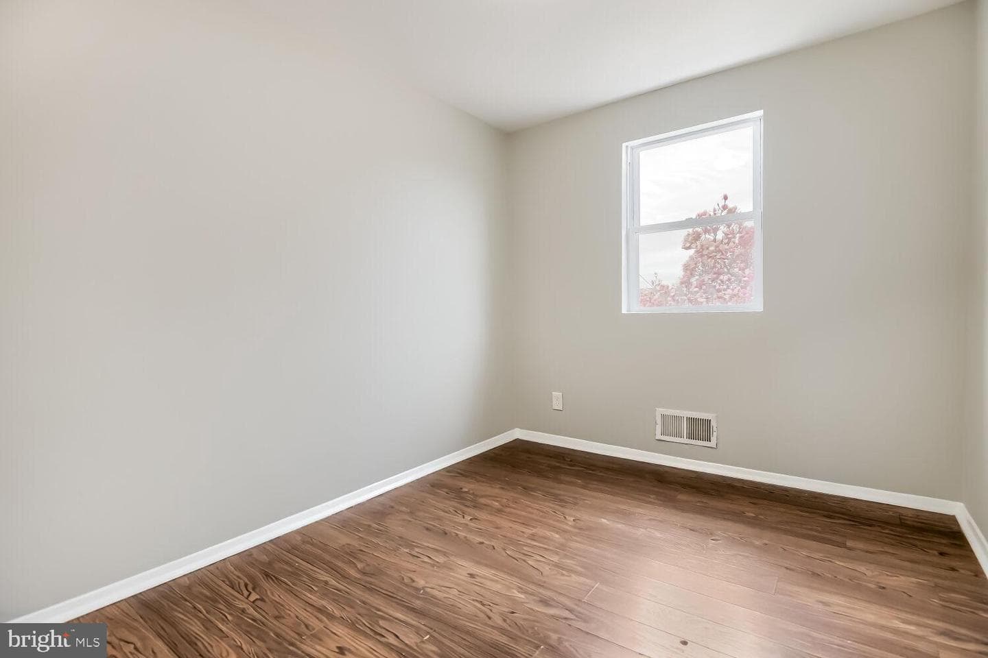 930 Foxwood Lane photo 14