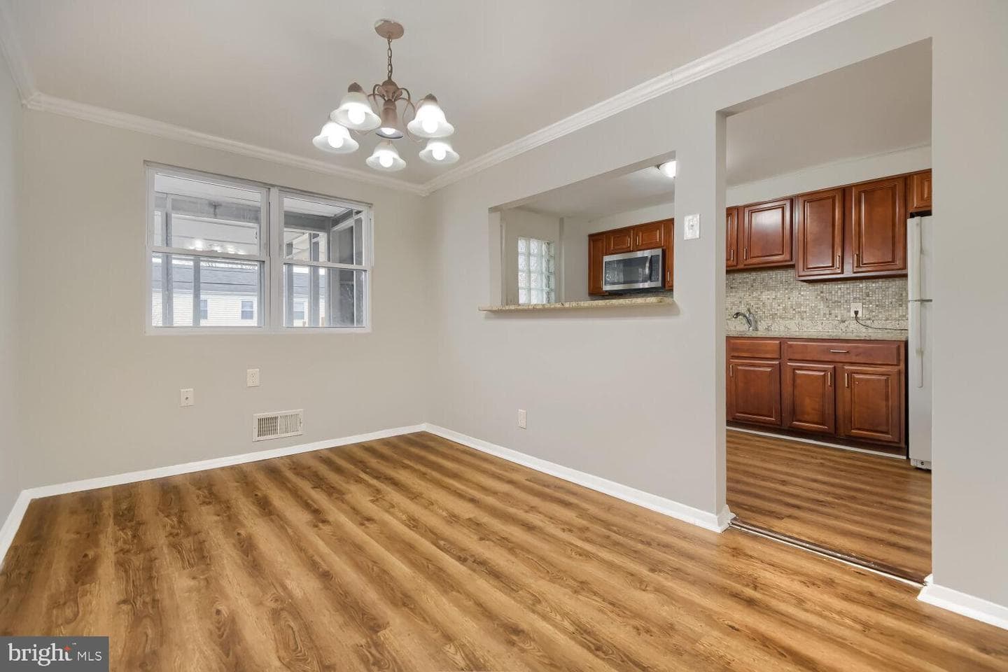 930 Foxwood Lane photo 8