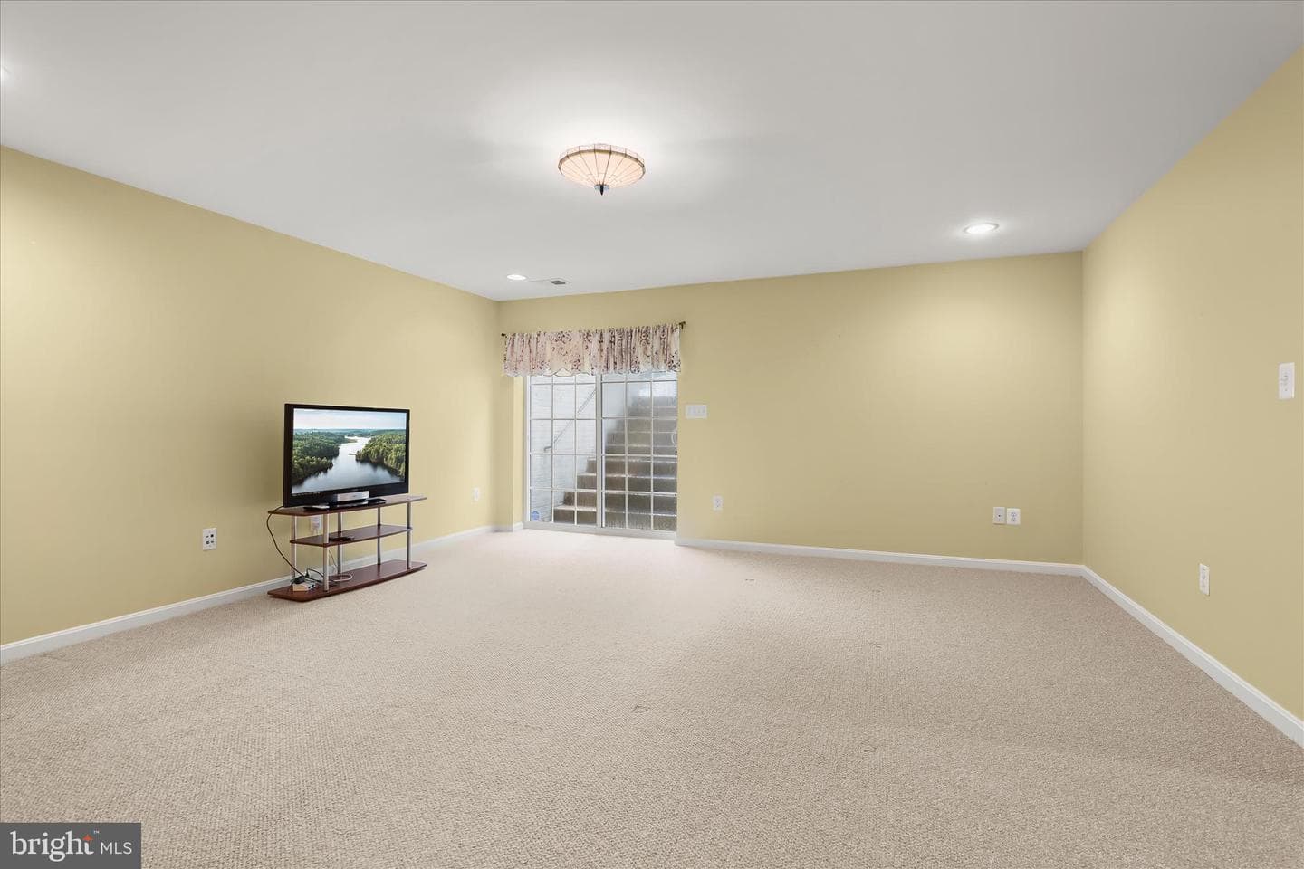 2035 Myrtlewood Road photo 46