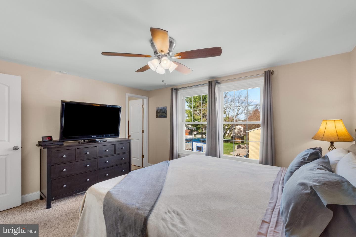 9469 Seven Courts Drive photo 15