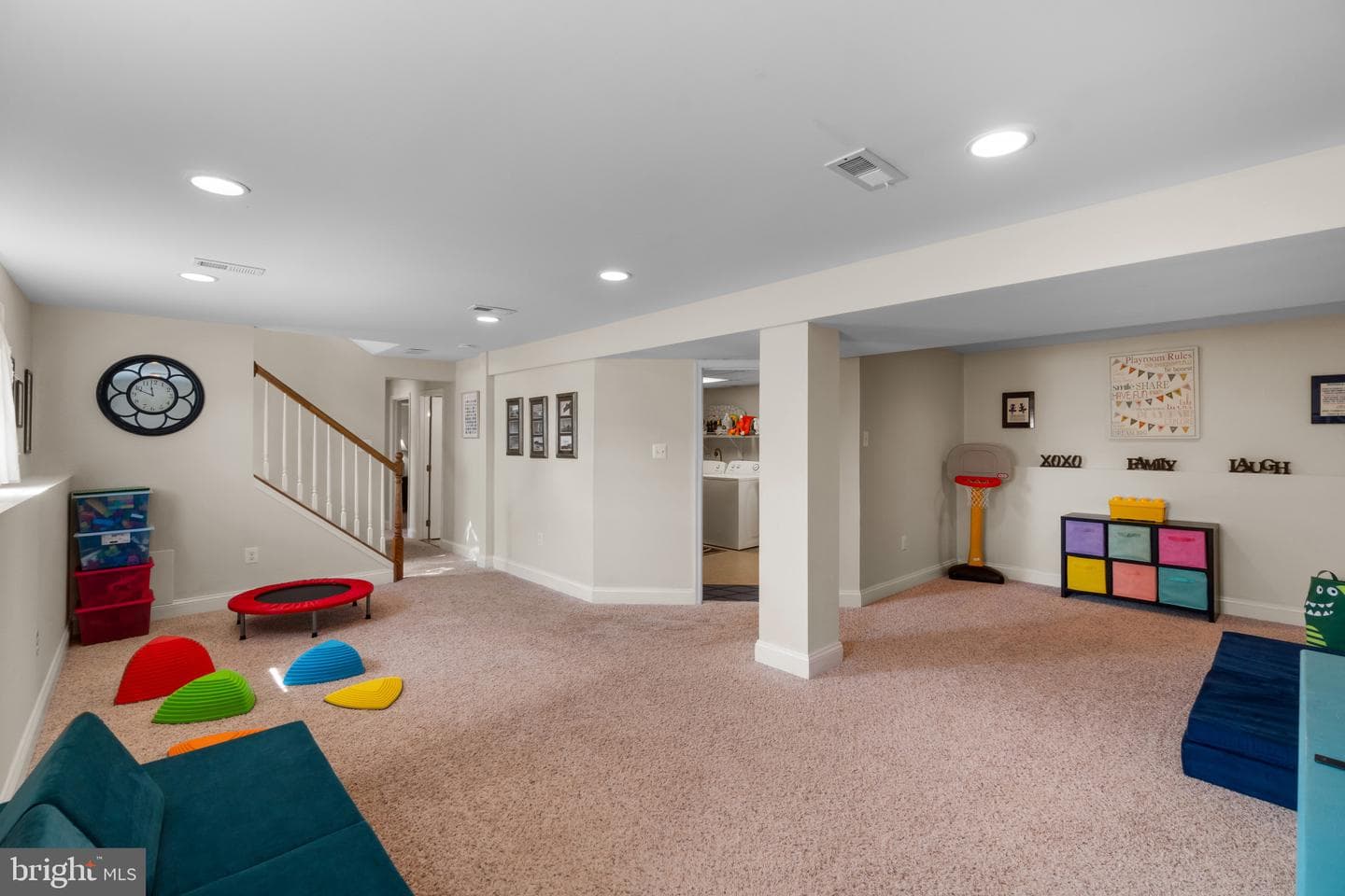 9469 Seven Courts Drive photo 24