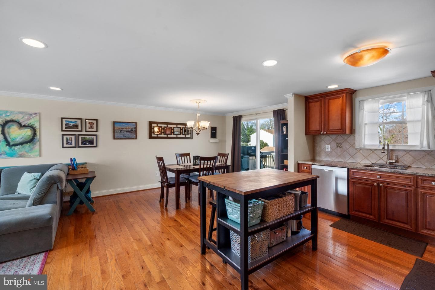 9469 Seven Courts Drive photo 6