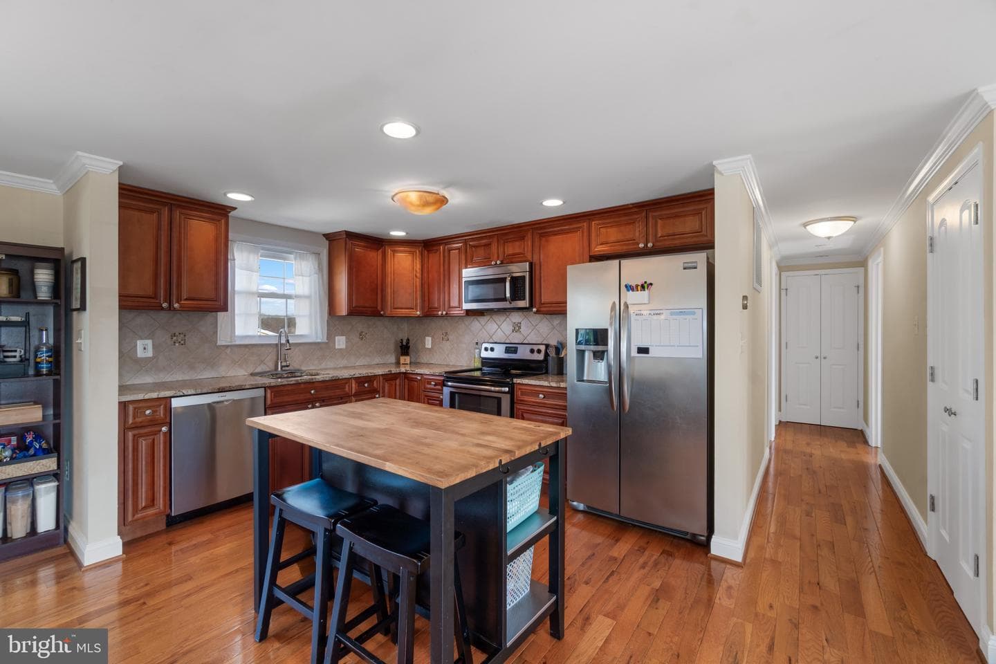 9469 Seven Courts Drive photo 9