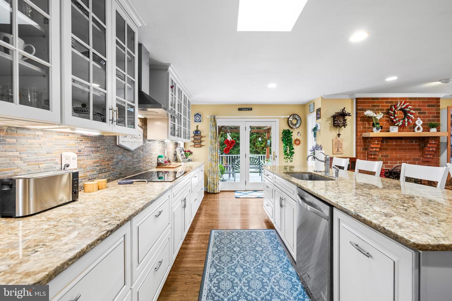 904 Maplehurst Lane photo 11