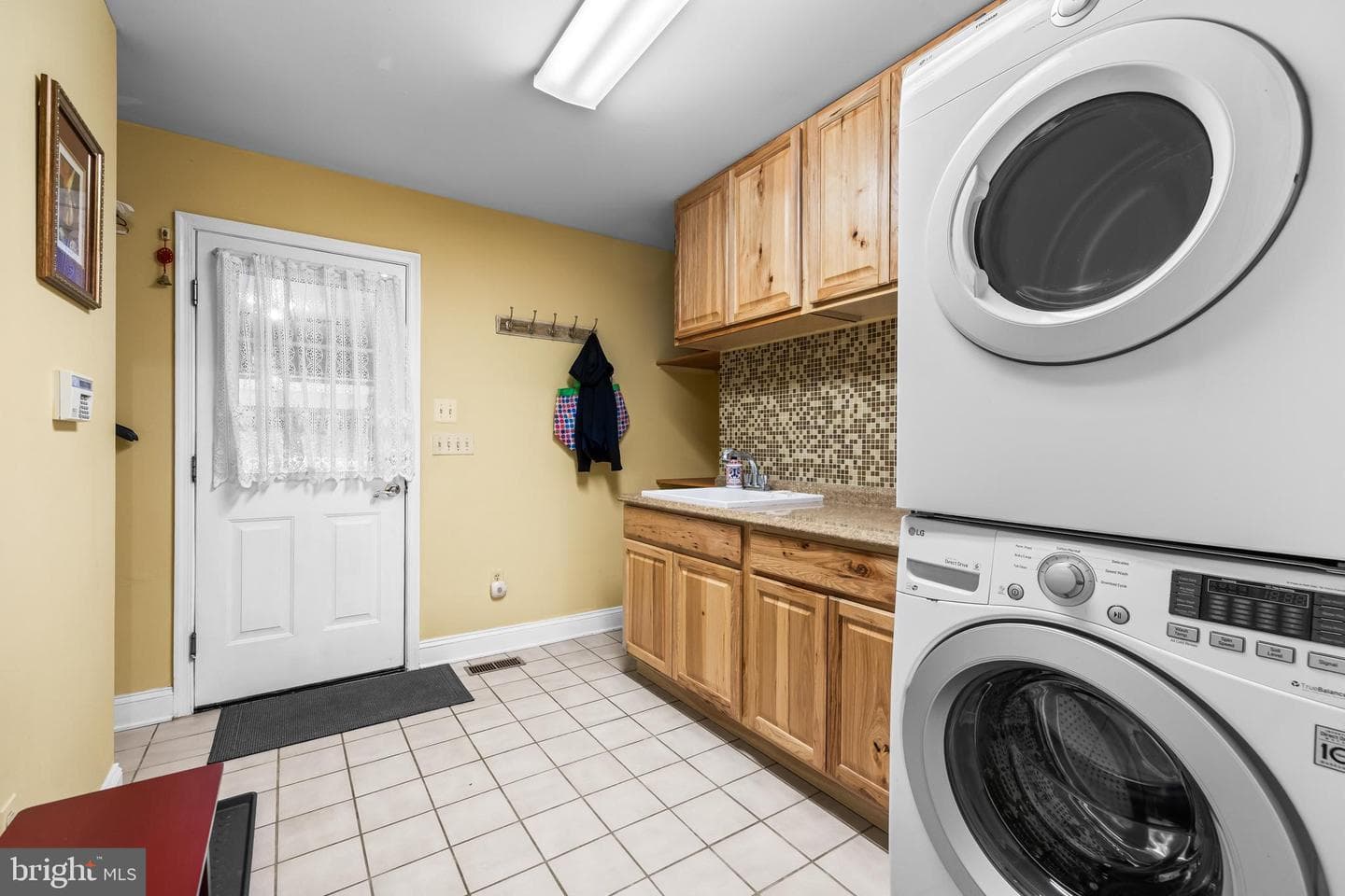 904 Maplehurst Lane photo 22