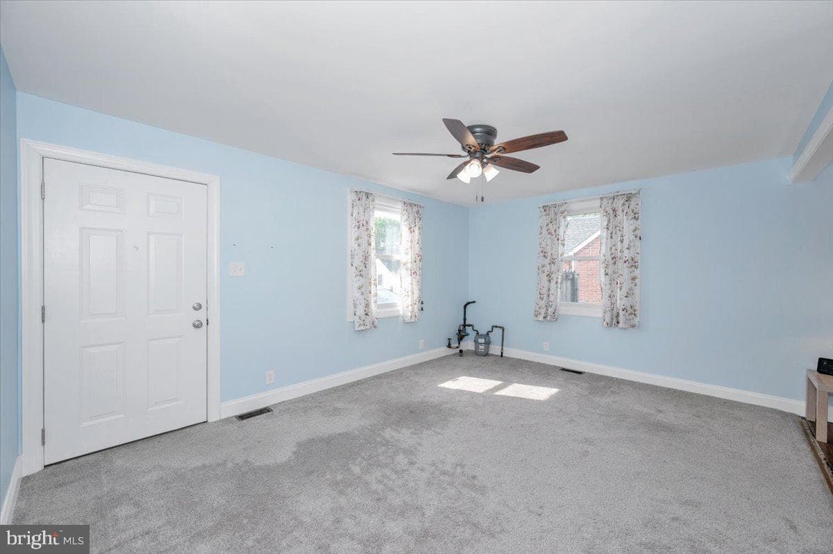 1910 Tyler Road photo 6