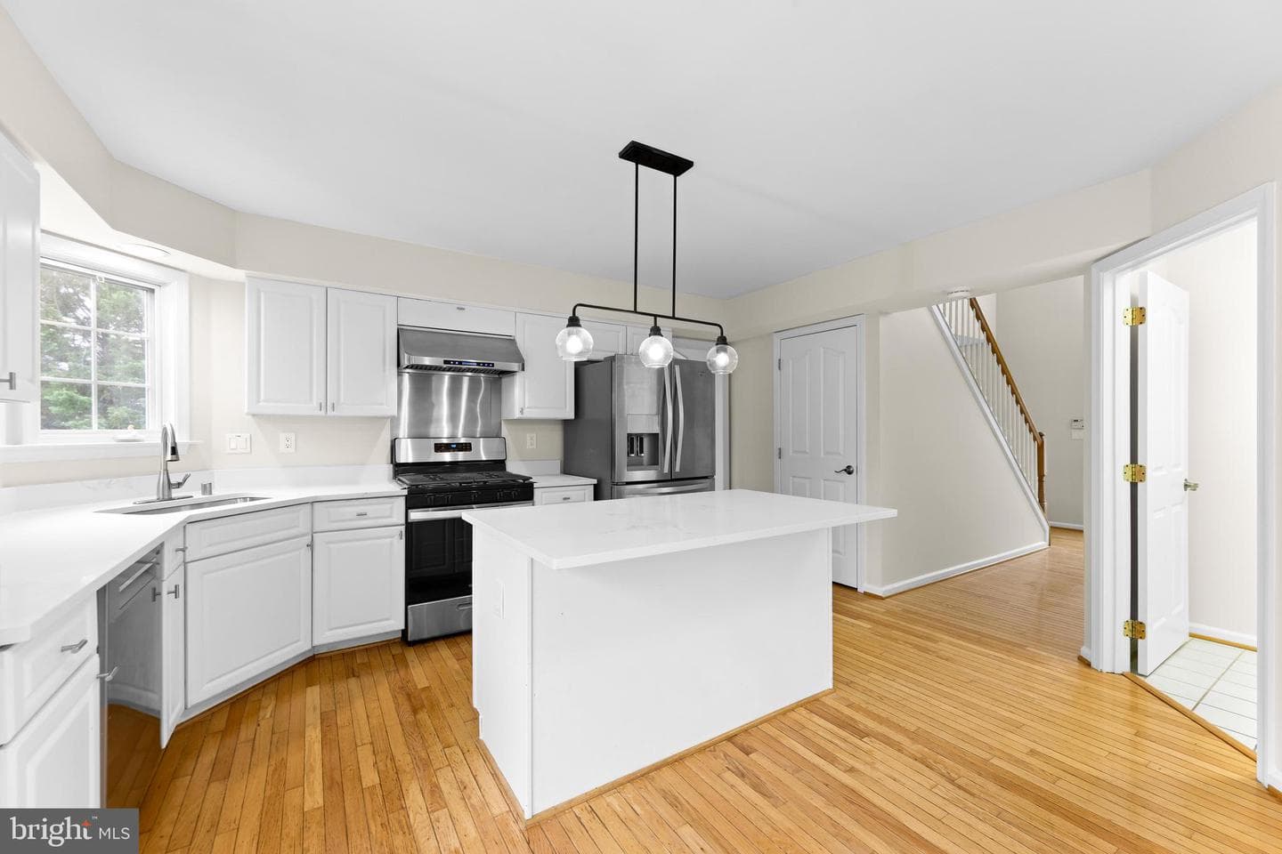 9001 Hines Road photo 16